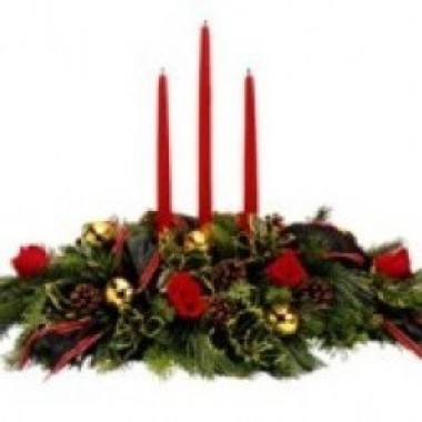 Christmas arrangement with 3 candles