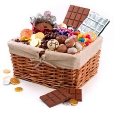 Super candies and chocolates basket