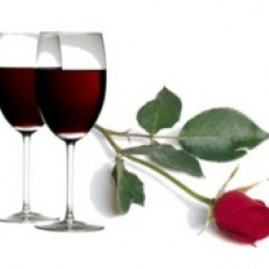 Bouquet of 12 roses with wine