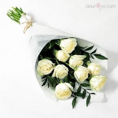 One dozen white roses bouquet