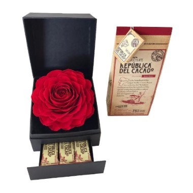 Eternal Rose and Chocolates - Just for Quito
