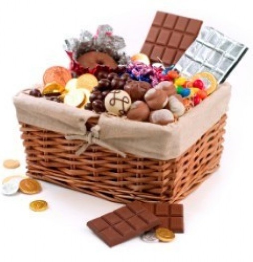 Super candies and chocolates basket