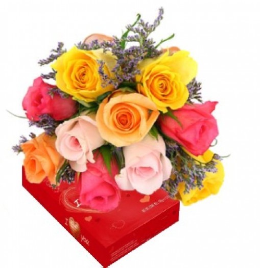 Bouquet of 12 mixed roses. Chocolates included