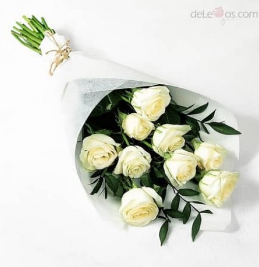 One dozen white roses bouquet