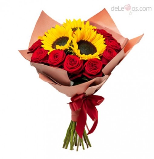 bouquet of roses and sunflowers